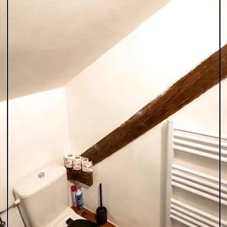 Exceptional Loft Near Center